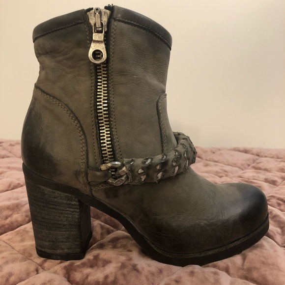 Freebird by Steven Shoes - Freebird by Steven Grey Italian Leather boots, 8